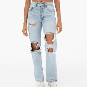Distressed baggy jeans